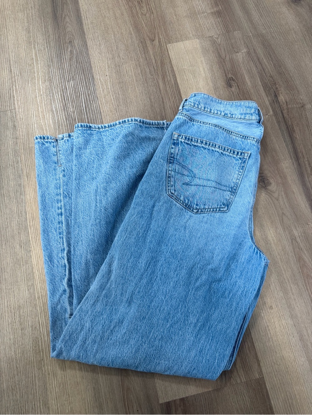 American Eagle Outfitters High-Rise Light Blue Women's Jeans
